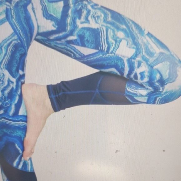 High Waisted Slimming Full Length Legging in Agate - Picture 2 of 7